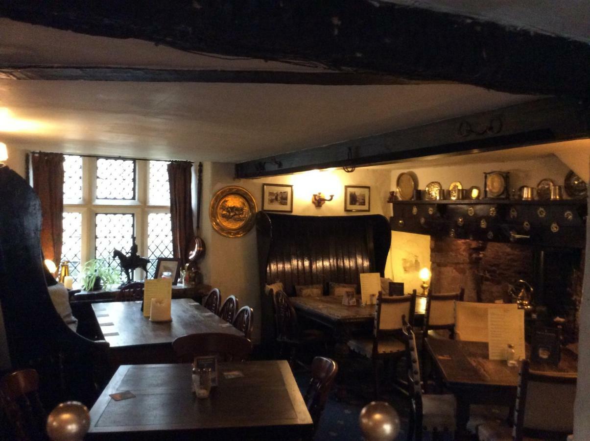 Bear Inn - Bisley Bisley  Экстерьер фото
